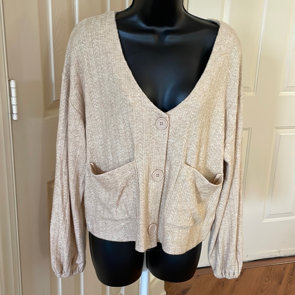 ‼️ Forever 21’s Knit Top / Cardigan ‼️